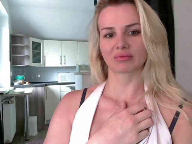 CorneliaSweet webcam