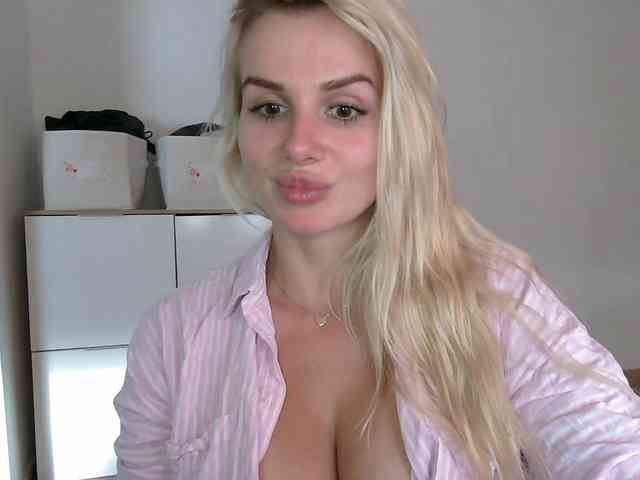 CorneliaSweet webcam
