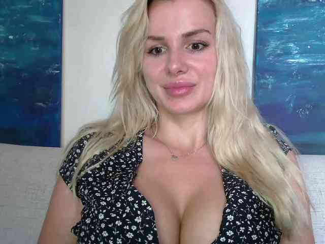 CorneliaSweet webcam