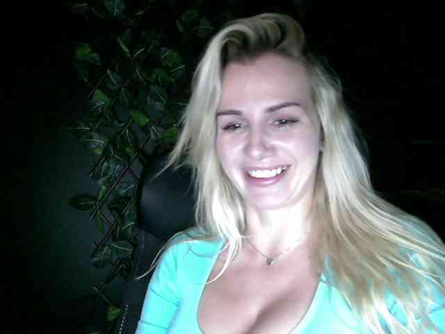 CorneliaSweet webcam