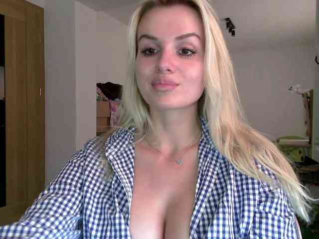 CorneliaSweet webcam