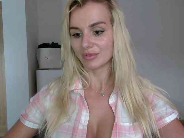 CorneliaSweet webcam