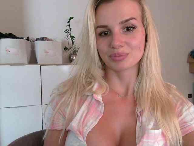 CorneliaSweet webcam