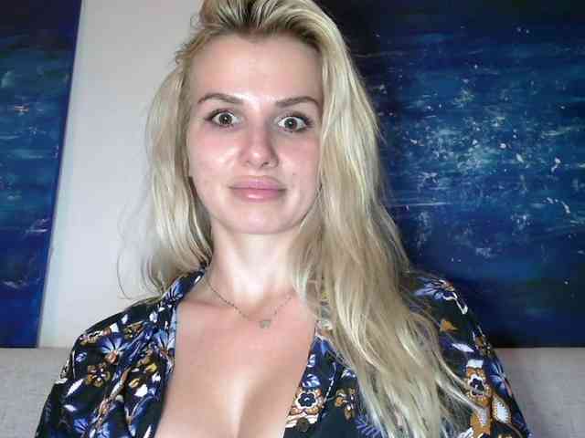 CorneliaSweet webcam