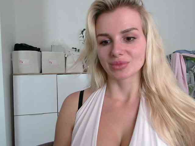 CorneliaSweet webcam