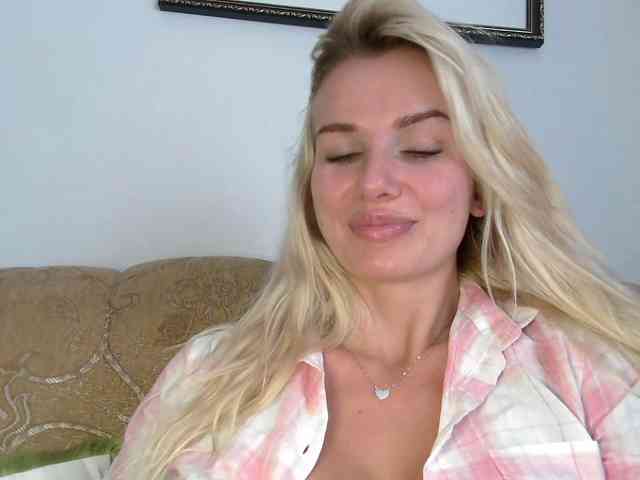 CorneliaSweet webcam