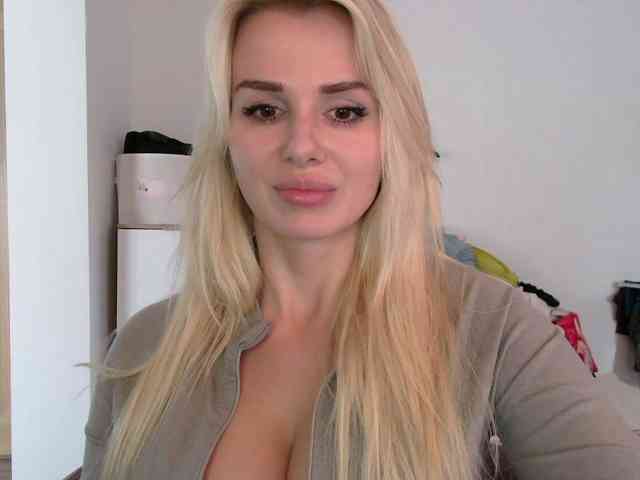 CorneliaSweet webcam