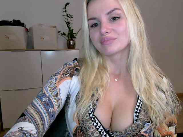 CorneliaSweet webcam