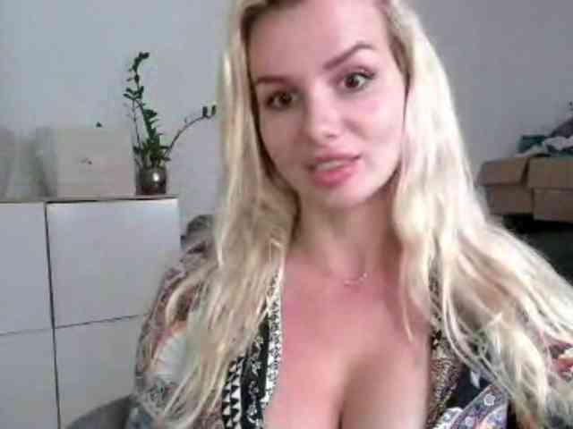 CorneliaSweet webcam