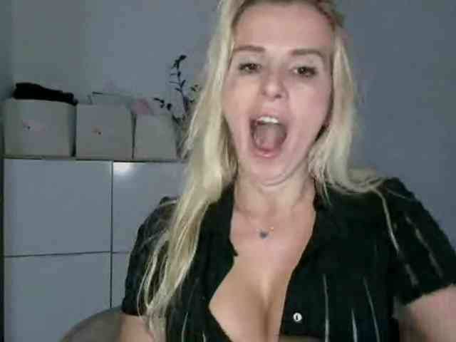 CorneliaSweet webcam