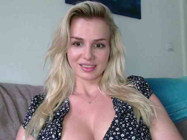 CorneliaSweet webcam