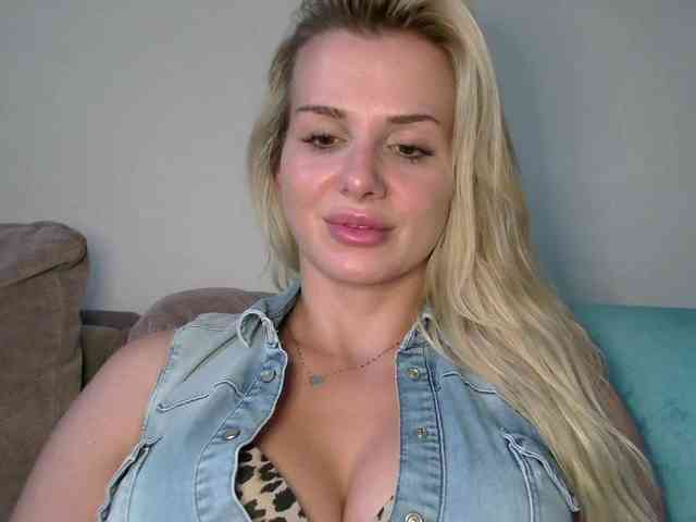 CorneliaSweet webcam