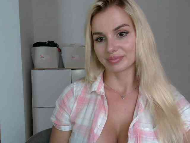 CorneliaSweet webcam