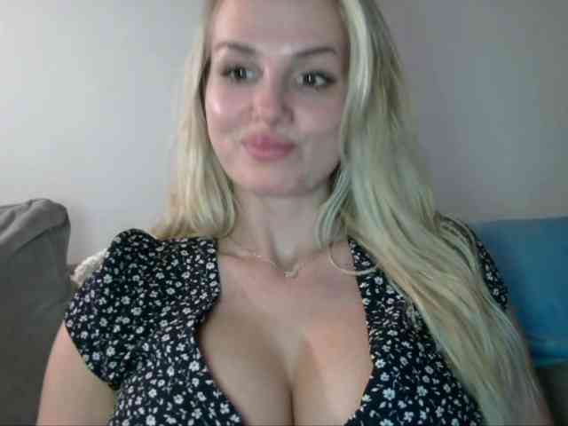 CorneliaSweet webcam