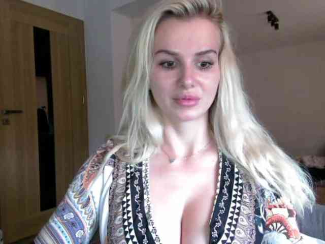CorneliaSweet webcam