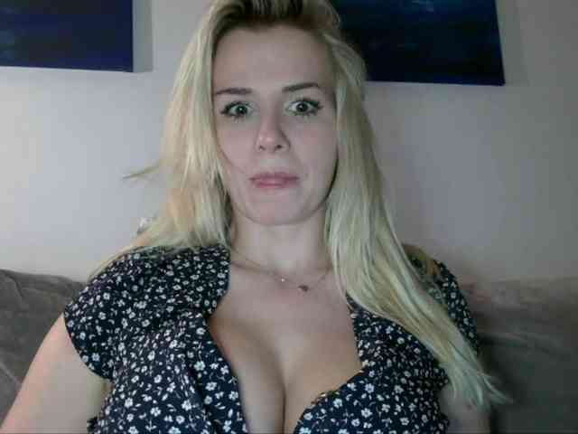 CorneliaSweet webcam