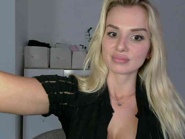 CorneliaSweet webcam