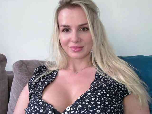 CorneliaSweet webcam