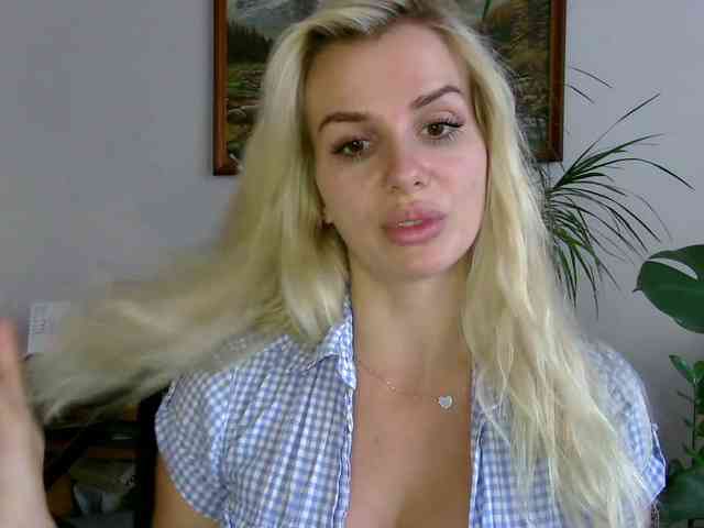 CorneliaSweet webcam