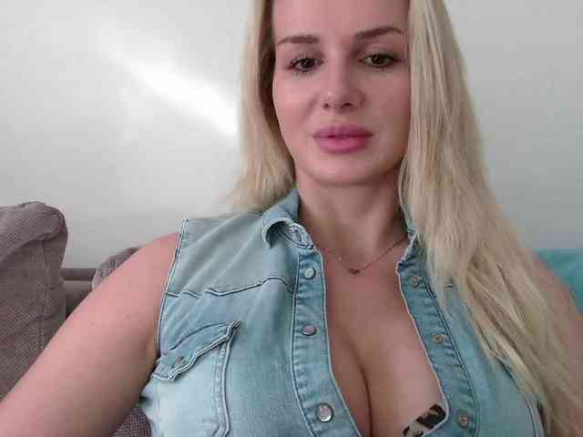 CorneliaSweet webcam