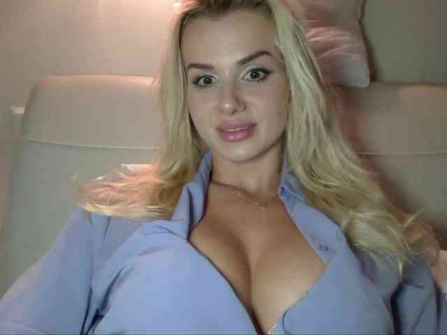 Model: CorneliaSweet