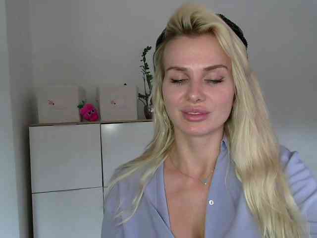 CorneliaSweet webcam