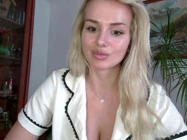 CorneliaSweet webcam