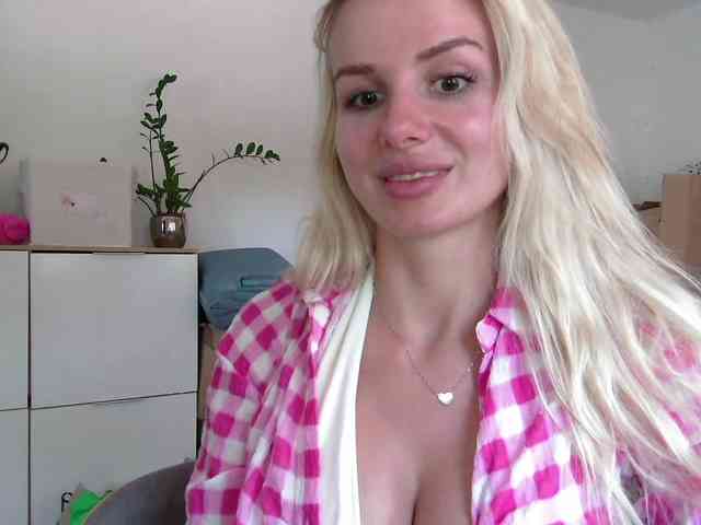 CorneliaSweet webcam