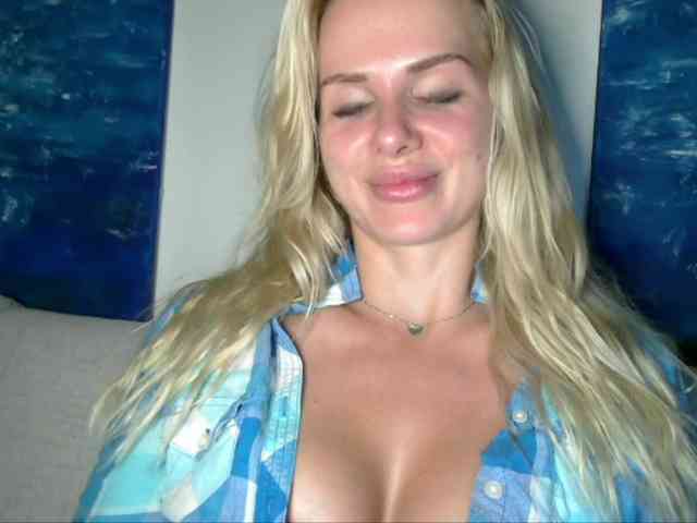 CorneliaSweet webcam