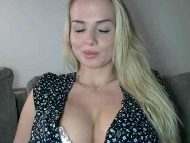 CorneliaSweet webcam