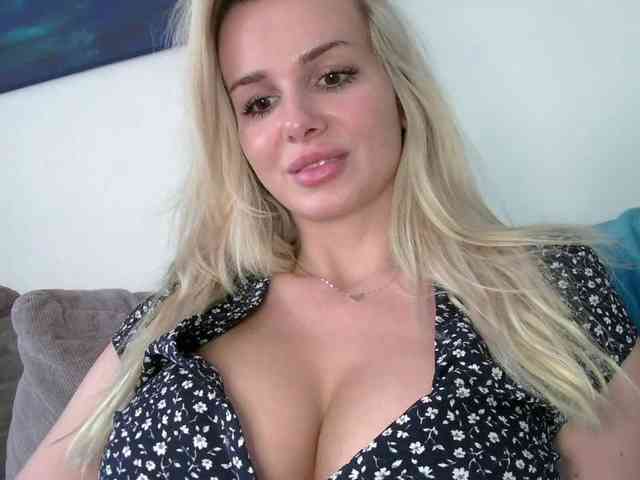 CorneliaSweet webcam