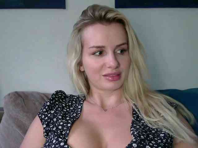 CorneliaSweet webcam