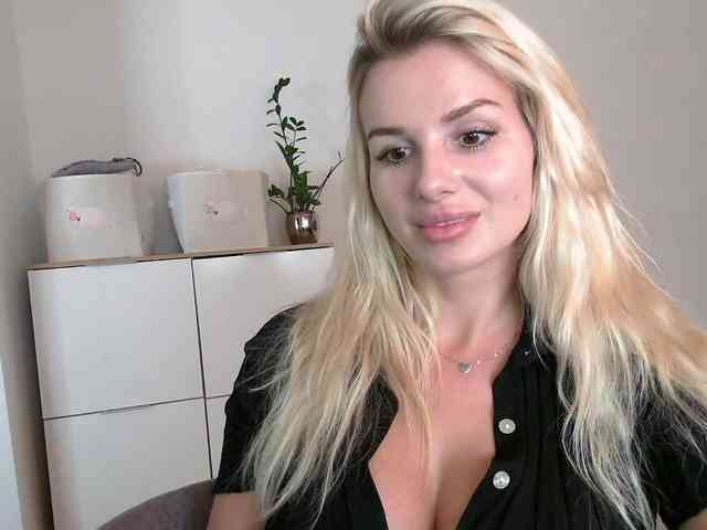 CorneliaSweet webcam