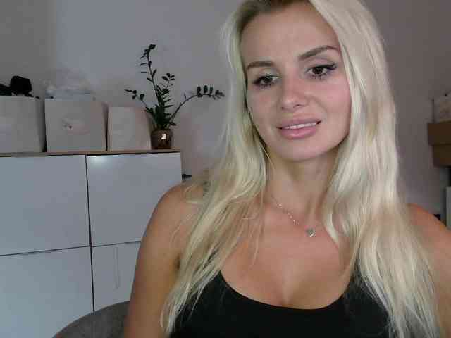 CorneliaSweet webcam