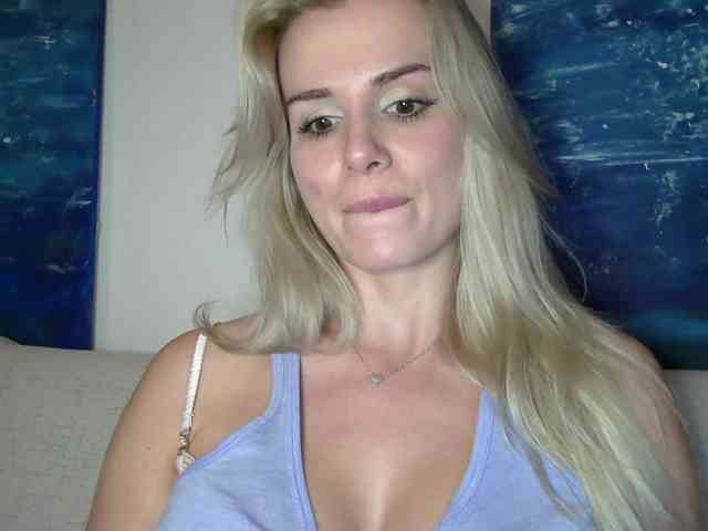 CorneliaSweet webcam