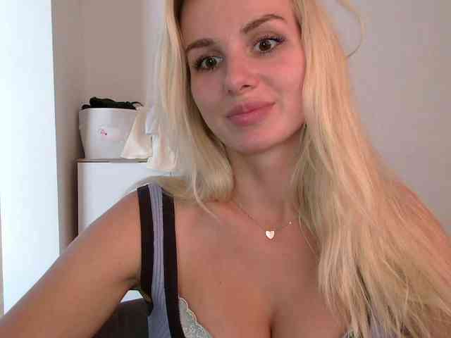 CorneliaSweet webcam
