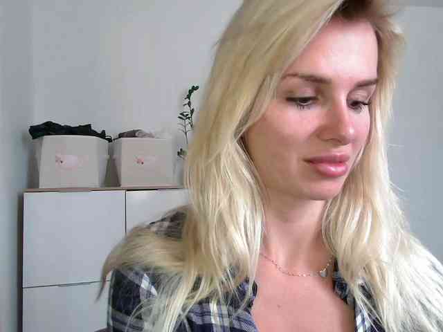 CorneliaSweet webcam
