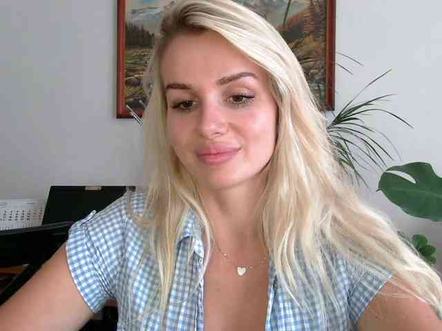 CorneliaSweet webcam