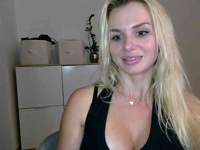 CorneliaSweet webcam