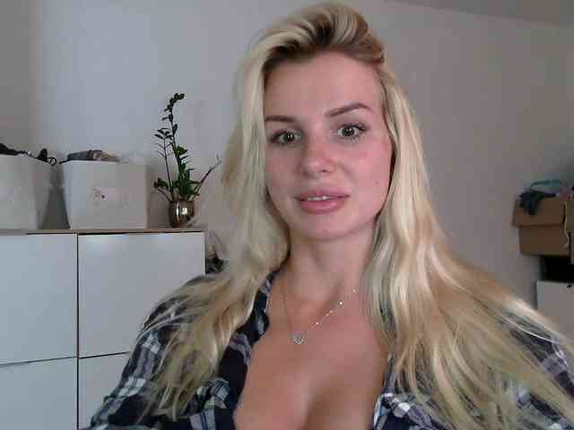CorneliaSweet webcam