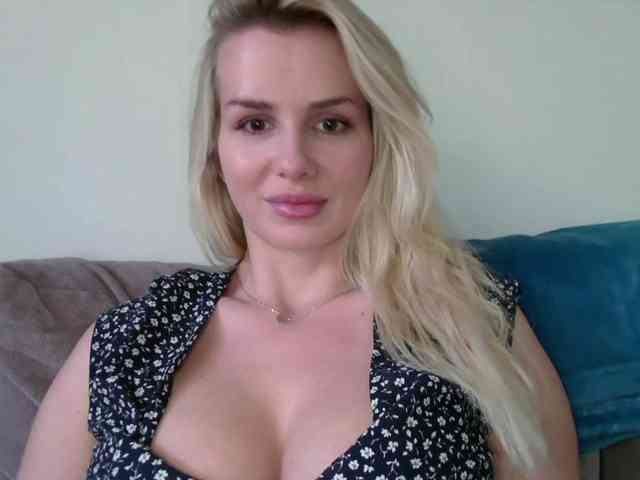 CorneliaSweet webcam