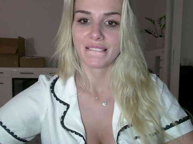 CorneliaSweet webcam