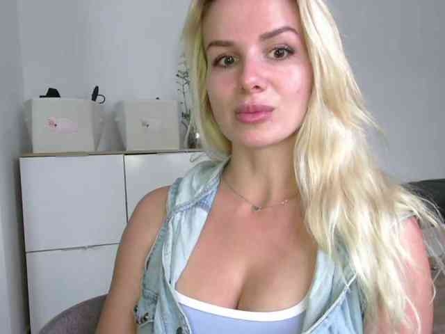 CorneliaSweet webcam