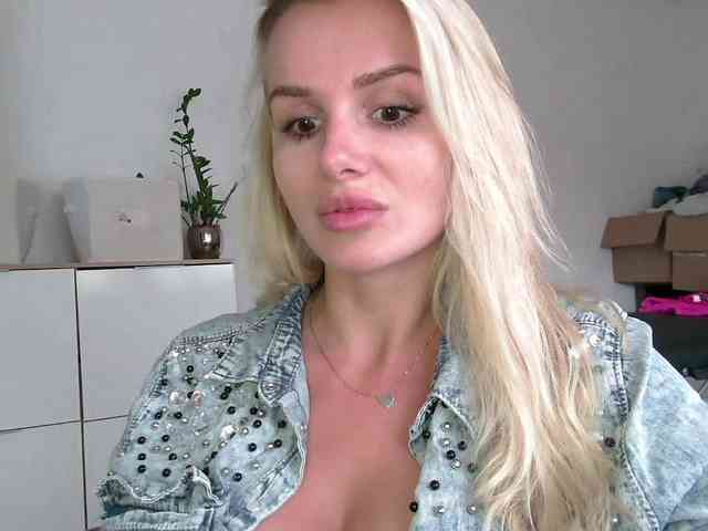 CorneliaSweet webcam