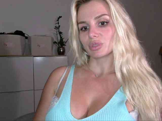 CorneliaSweet webcam