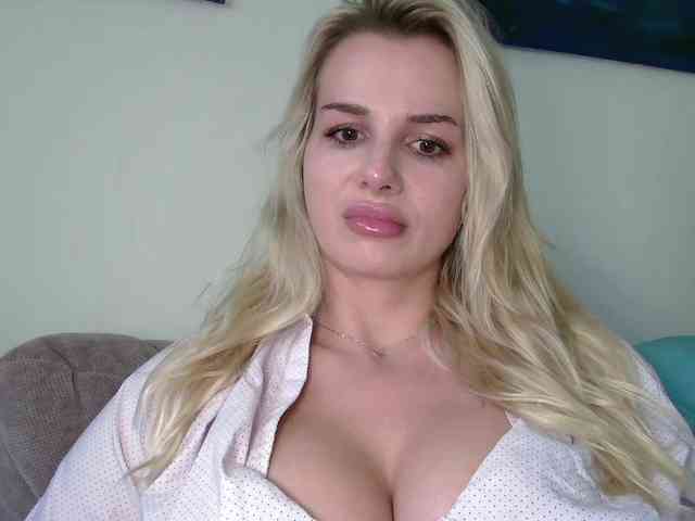 CorneliaSweet webcam