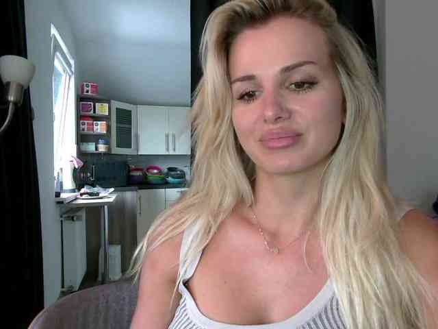 CorneliaSweet webcam