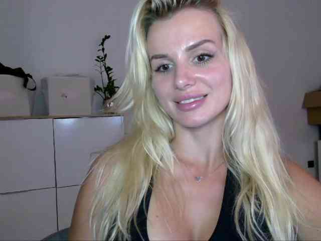 CorneliaSweet webcam