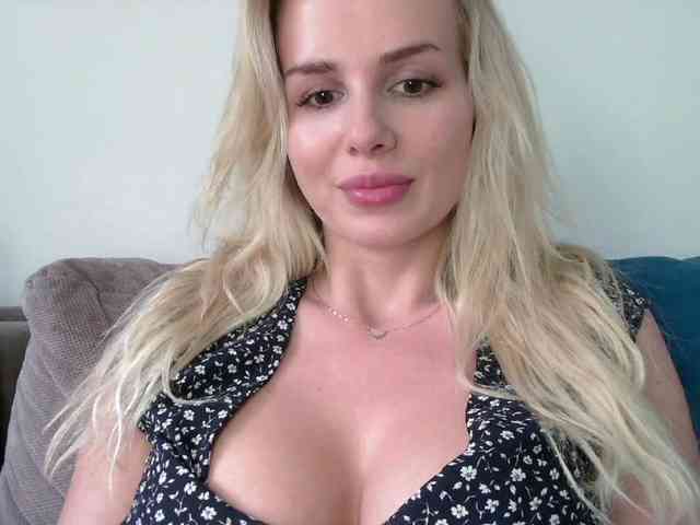 CorneliaSweet webcam