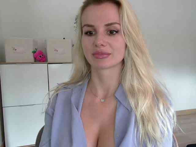 CorneliaSweet webcam